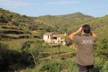 Imatge que conté a l’aire lliure, roba, persona, cel
Descripció generada automàticament